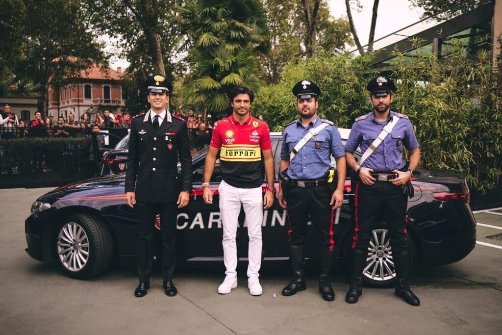Carlos Sainz with the Carabinieri