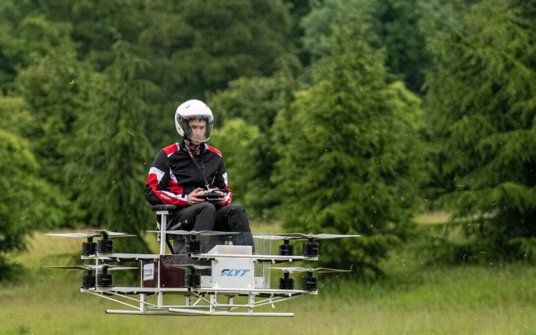 This man quit his business job to work full time on a DIY hoverbike
